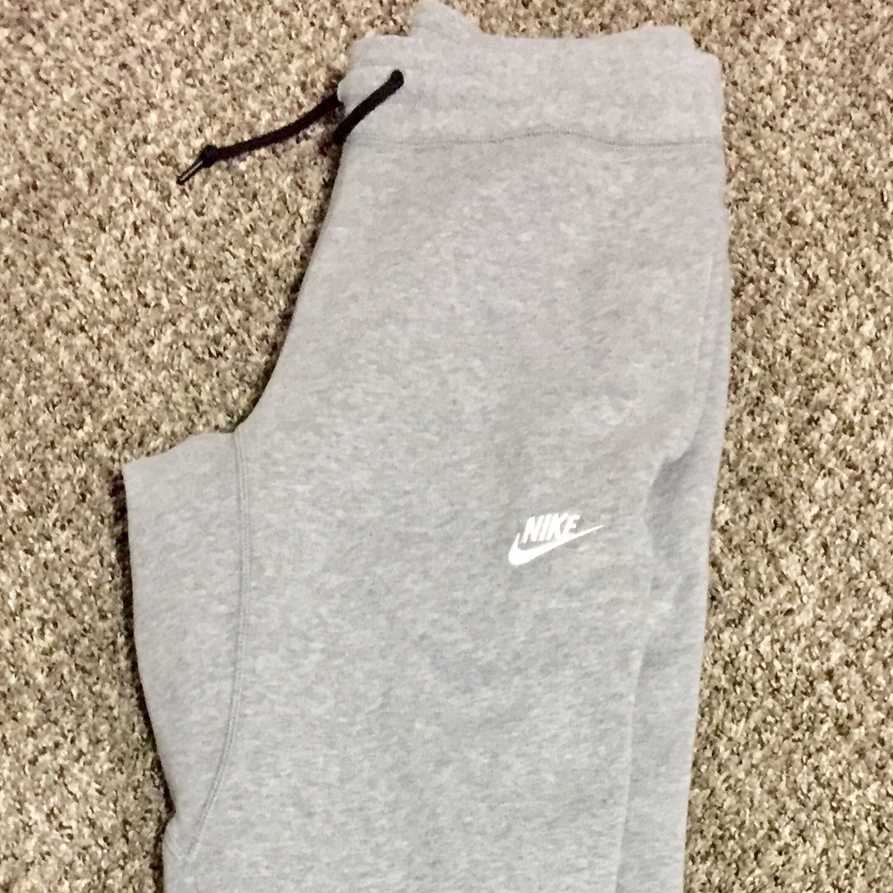 Nike joggers sweatpants
